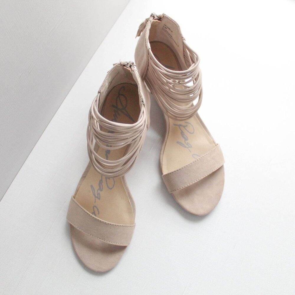 American Rag Cie Wedge Suede Taupe Shoes size 6.5